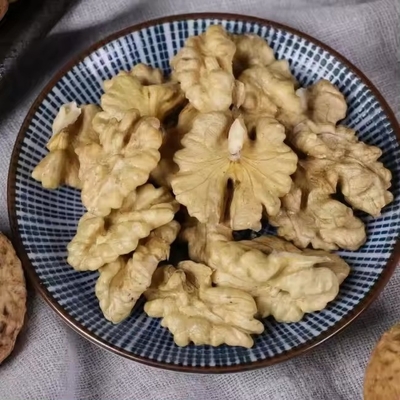 satın al Çin Li Niu Niu Gıda Fabrikası Top Kalite İhracat Ceviz En İyi Fiyat Çiğ Kuru Meyveler Yıkanmış Cevizler online manufacture